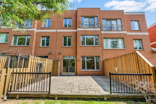 Cour - 4439 Boul. Décarie, Montréal (Côte-Des-Neiges/Notre-Dame-De-Grâce), QC 