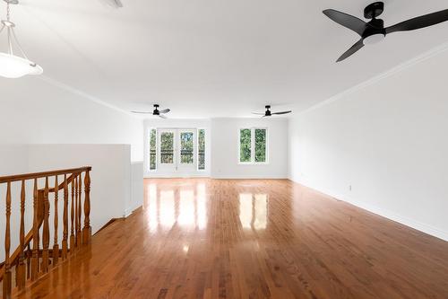 Salle familiale - 4439 Boul. Décarie, Montréal (Côte-Des-Neiges/Notre-Dame-De-Grâce), QC 