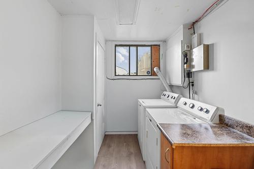 Salle de lavage - 11 Rue Rousseau, Gatineau (Gatineau), QC - Indoor Photo Showing Laundry Room