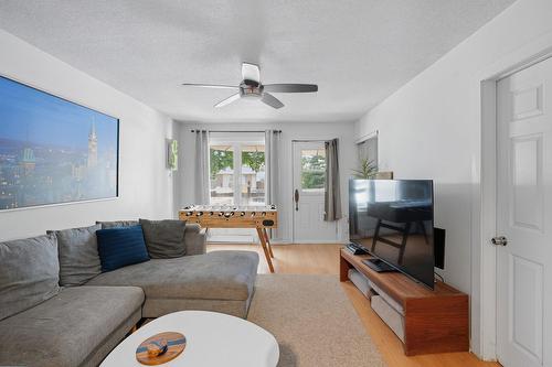 Salon - 11 Rue Rousseau, Gatineau (Gatineau), QC - Indoor Photo Showing Living Room