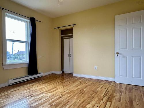 24 Upper Warren Street, Louisbourg, NS 