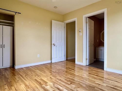 24 Upper Warren Street, Louisbourg, NS 