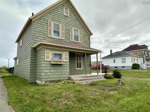 24 Upper Warren Street, Louisbourg, NS 