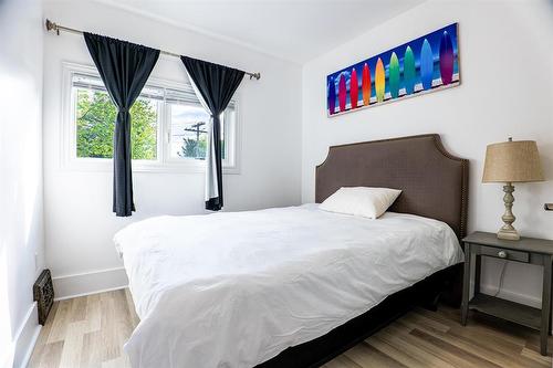 347 Dubuc Street, Winnipeg, MB - Indoor Photo Showing Bedroom