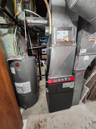 347 Dubuc Street, Winnipeg, MB - Indoor Photo Showing Basement