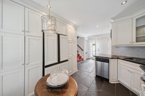 1825 Hyde Mill Crescent, Mississauga, ON - Indoor Photo Showing Kitchen