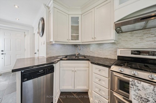 1825 Hyde Mill Crescent, Mississauga, ON - Indoor Photo Showing Kitchen With Stainless Steel Kitchen