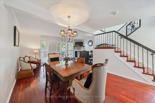 1825 Hyde Mill Crescent, Mississauga, ON - Indoor Photo Showing Dining Room