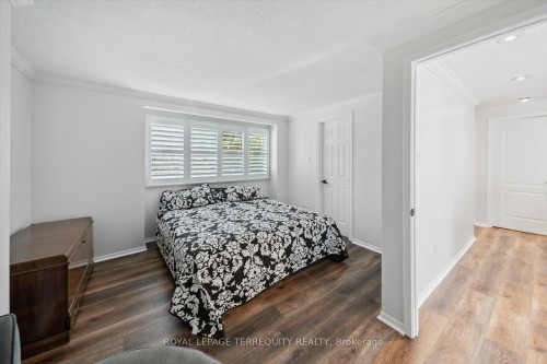 1825 Hyde Mill Crescent, Mississauga, ON - Indoor Photo Showing Bedroom