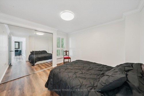 1825 Hyde Mill Crescent, Mississauga, ON - Indoor Photo Showing Bedroom