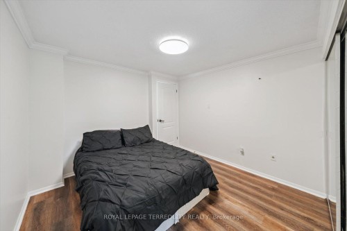 1825 Hyde Mill Crescent, Mississauga, ON - Indoor Photo Showing Bedroom