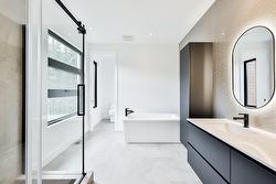 Salle de bains attenante à la CCP - 