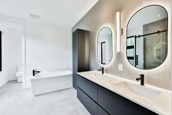 Salle de bains attenante à la CCP - 