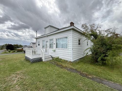 308 Lake Road  Glace Bay, NS B1A 2H1