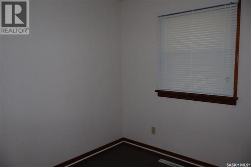 505 3Rd Avenue E, Assiniboia, SK - Indoor Photo Showing Other Room