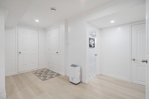 Hall d'entrée/Vestibule - 388 Rue Du Colibri, Rosemère, QC - Indoor Photo Showing Other Room