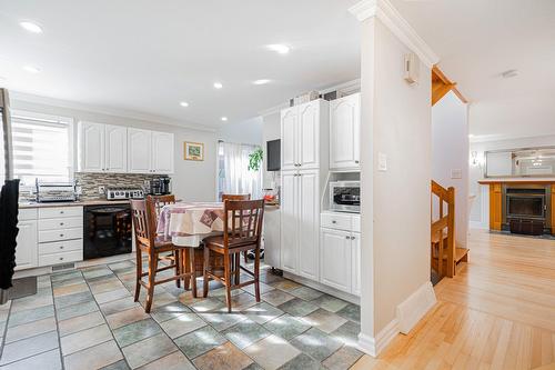 Cuisine - 388 Rue Du Colibri, Rosemère, QC - Indoor Photo Showing Dining Room