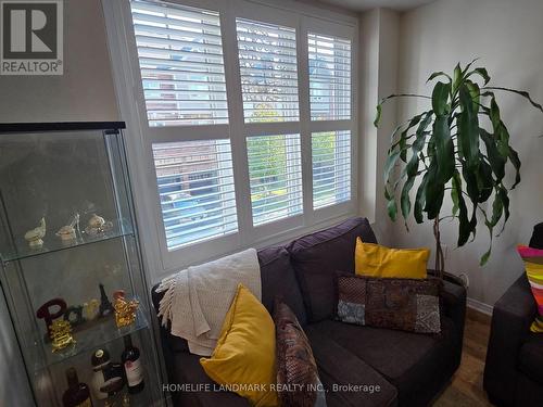 17 Birchfield Crescent, Caledon, ON - Indoor Photo Showing Other Room