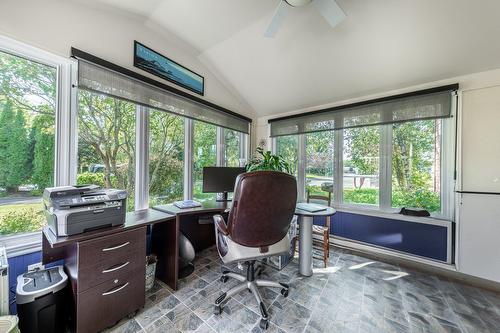 Solarium/Sunroom - 185 Rue Roger-Vanier, Venise-En-Québec, QC - Indoor Photo Showing Office