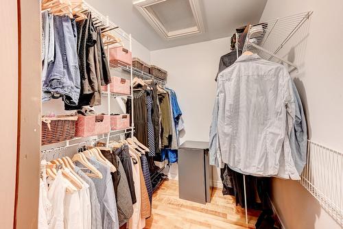 Penderie (Walk-in) - 122 Rue Jean-De Ronceray, Carignan, QC - Indoor With Storage