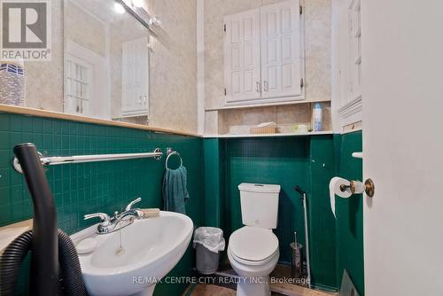 14 James Street, Strathroy-Caradoc (Nw), ON - Indoor Photo Showing Bathroom