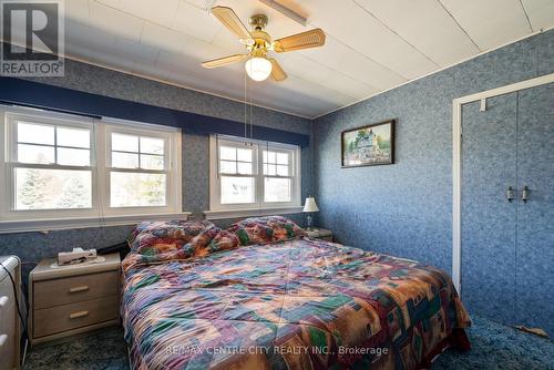 14 James Street, Strathroy-Caradoc (Nw), ON - Indoor Photo Showing Bedroom