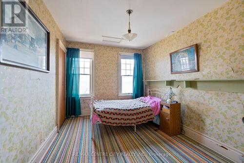 14 James Street, Strathroy-Caradoc (Nw), ON - Indoor Photo Showing Bedroom