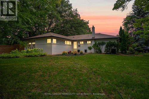 327 RIVER SIDE DRIVE  Oakville, ON L6K 3N3