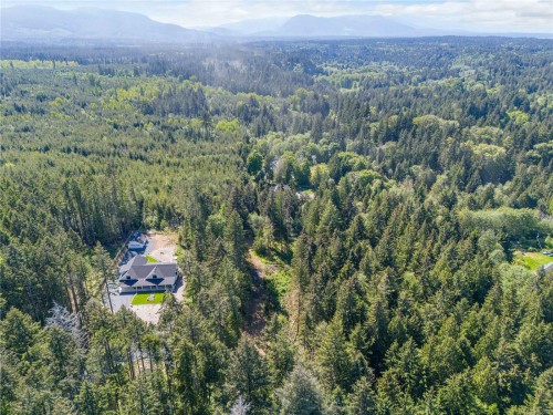 660 Fulmar Rd, Qualicum Beach, BC 