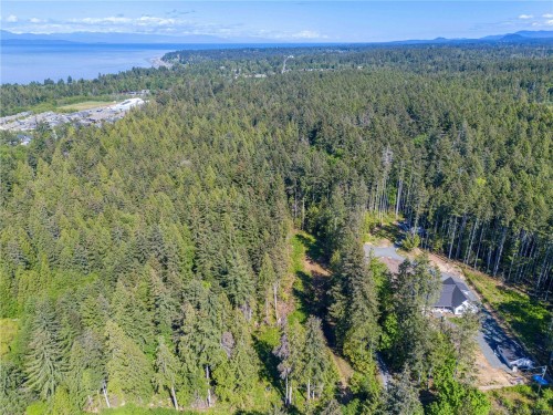 660 Fulmar Rd, Qualicum Beach, BC 