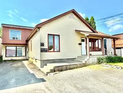 692  - 698 Rue St-Jacques  Saint-Jean-Sur-Richelieu, QC J3B 2M7