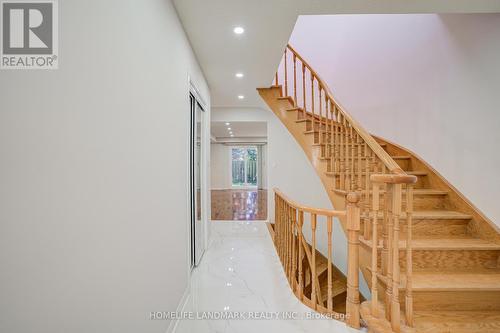 319 Hillside Drive, Mississauga, ON - Indoor Photo Showing Other Room