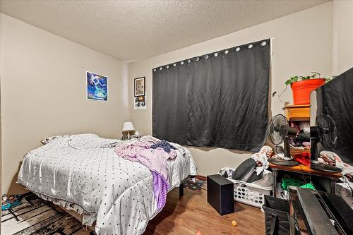 155 Langford Road, Kelowna, BC - Indoor Photo Showing Bedroom