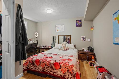 155 Langford Road, Kelowna, BC - Indoor Photo Showing Bedroom
