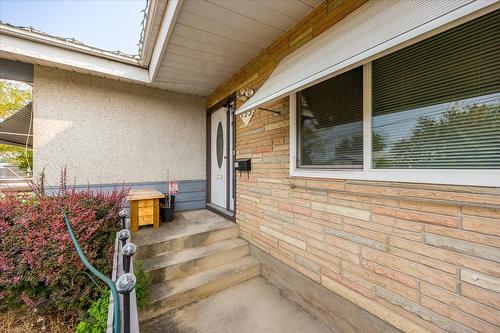 155 Langford Road, Kelowna, BC - Outdoor With Exterior