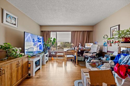 155 Langford Road, Kelowna, BC - Indoor