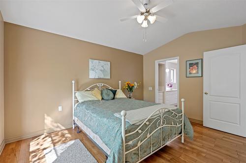 31-1575 Springhill Drive, Kamloops, BC - Indoor Photo Showing Bedroom