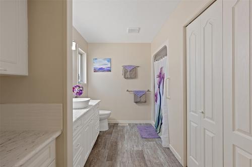 31-1575 Springhill Drive, Kamloops, BC - Indoor Photo Showing Bathroom