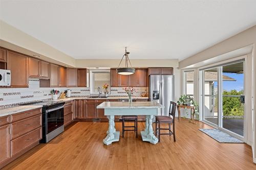 31-1575 Springhill Drive, Kamloops, BC - Indoor Photo Showing Kitchen
