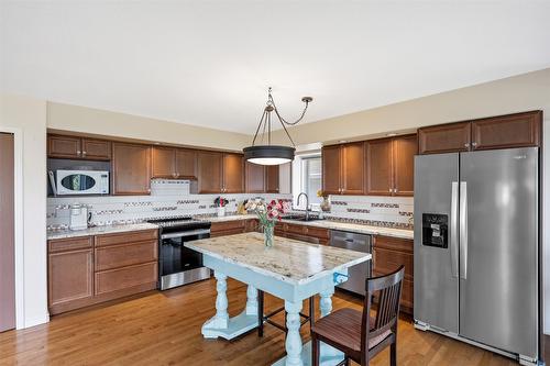31-1575 Springhill Drive, Kamloops, BC - Indoor Photo Showing Kitchen