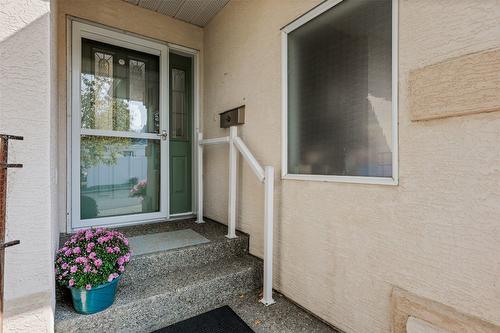 31-1575 Springhill Drive, Kamloops, BC - Outdoor With Exterior