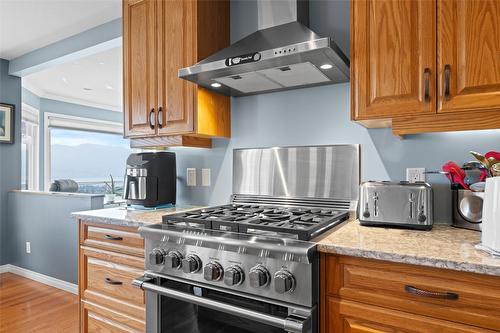 3285 Sundance Drive, West Kelowna, BC - Indoor Photo Showing Kitchen