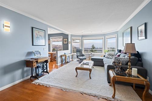 3285 Sundance Drive, West Kelowna, BC - Indoor Photo Showing Living Room