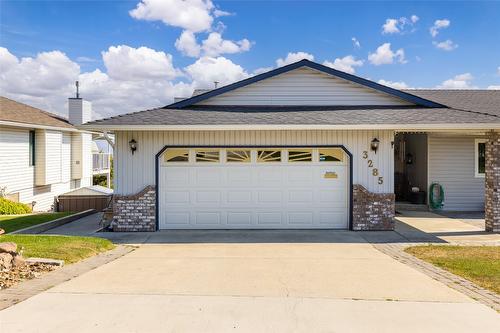3285 Sundance Drive, West Kelowna, BC - Outdoor