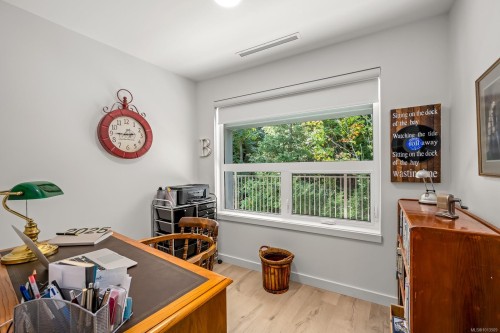 406-536 Island Hwy South, Campbell River, BC - Indoor Photo Showing Other Room