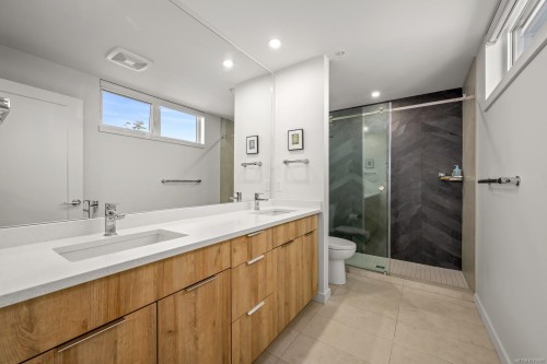 406-536 Island Hwy South, Campbell River, BC - Indoor Photo Showing Bathroom