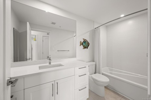 406-536 Island Hwy South, Campbell River, BC - Indoor Photo Showing Bathroom