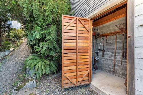 8909 Park Pacific Terr, North Saanich, BC 