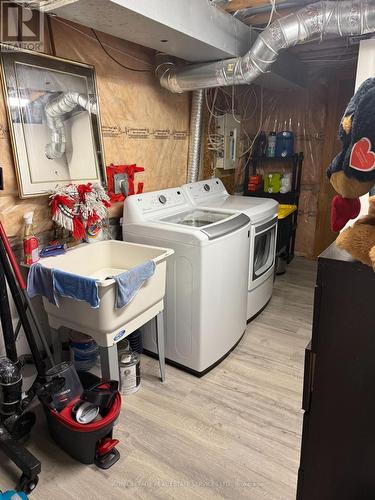 Bsmt - 858 Khan Crescent, Mississauga, ON - Indoor Photo Showing Laundry Room