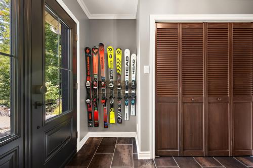 Hall d'entrée/Vestibule - 201 Ch. De La Sablière, Sutton, QC - Indoor Photo Showing Other Room